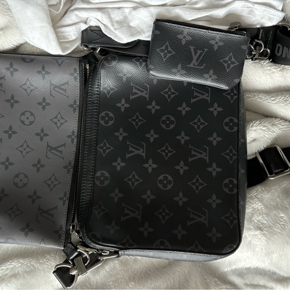 Louie Vuitton Trio Messanger Bag